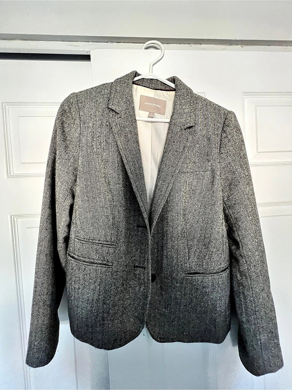 Banana Republic Herringbone Blazer in Gray Size 12